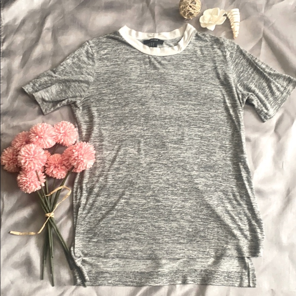 🌺FOREVER 21 GRAY TSHIRT🌺